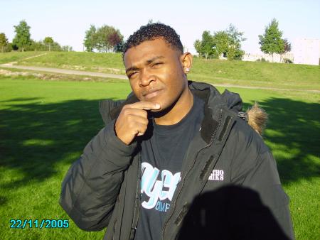 Lui c'est le mec delire